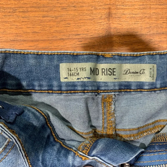 Jean Shorts w/ Adjustable waist, Girls 14/15 - Picture 2 of 3